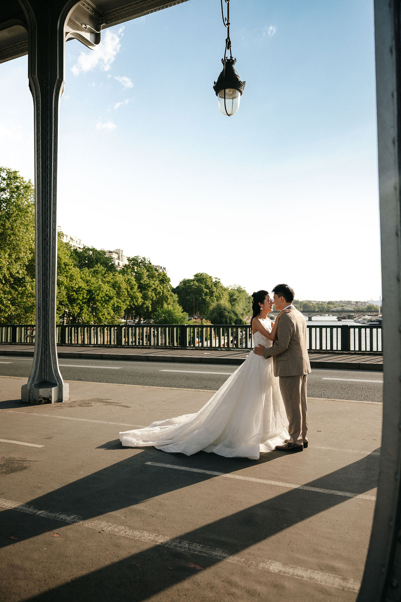 Paris Pre-Wedding Photoshoot | Place du Trocadéro, Bir-Hakeim Bridge & Parisian Streets at Bir-Hakeim Bridge pre-wedding photo