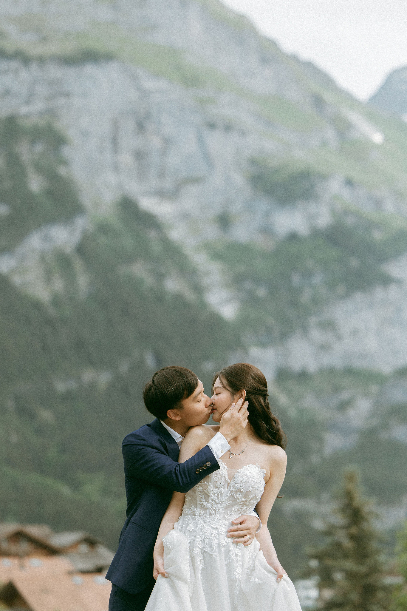 Switzerland Pre-Wedding Photoshoot | Spiez at Spiez pre-wedding photo
