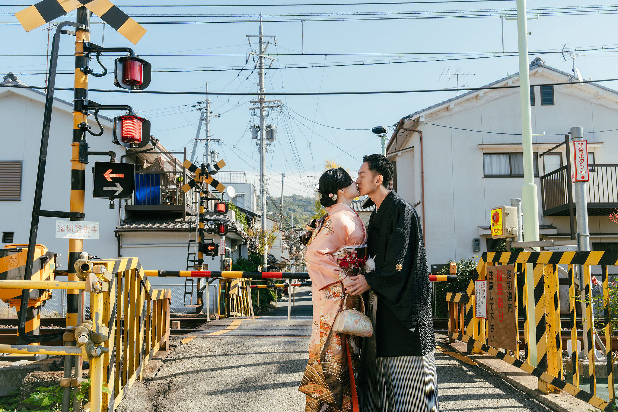 Kyoto Pre-Wedding Photoshoot | Gion Streets & Fushimi Inari Shrine & Nara Park at Historic Streets & Railway Crossing pre-wedding photo