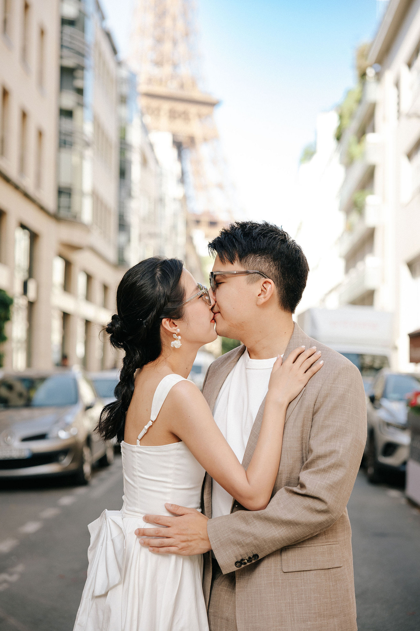 Paris Pre-Wedding Photoshoot | Place du Trocadéro, Bir-Hakeim Bridge & Parisian Streets at Parisian Streets pre-wedding photo