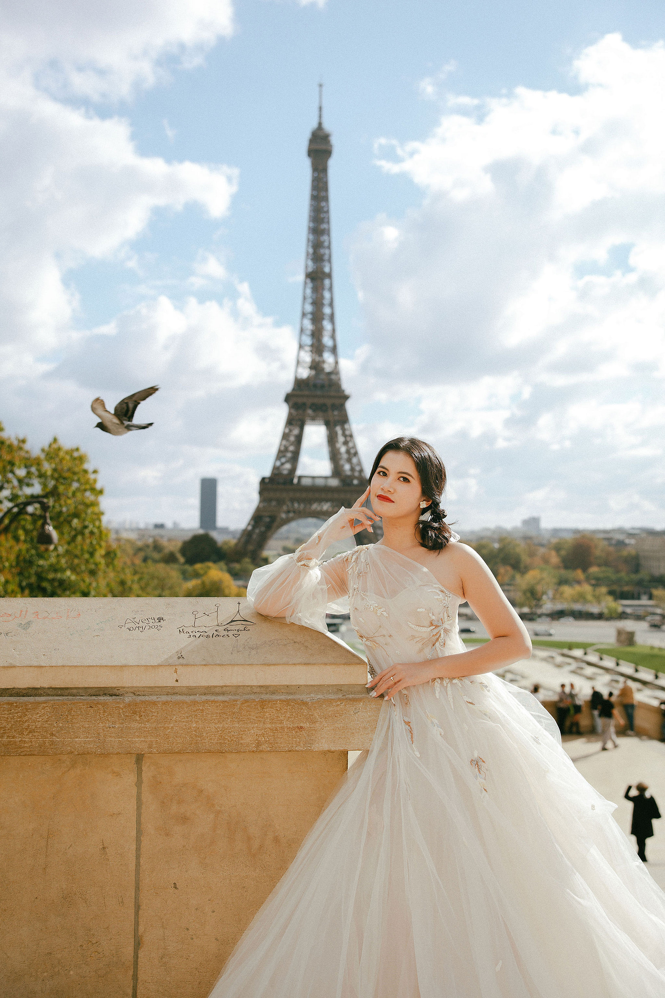 Paris Pre-Wedding Photoshoot | Place du Trocadéro, Avenue de Camoëns, Parisian Café, Tuileries Garden & Louvre at Place du Trocadéro pre-wedding photo