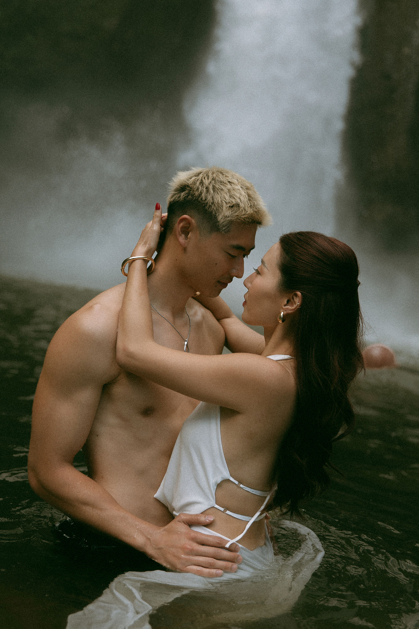 Bali Pre-Wedding Photoshoot | Lake Tamblingan, Kebun Raya Botanic Gardens & Blangsinga Waterfall at Blangsinga Waterfall pre-wedding photo