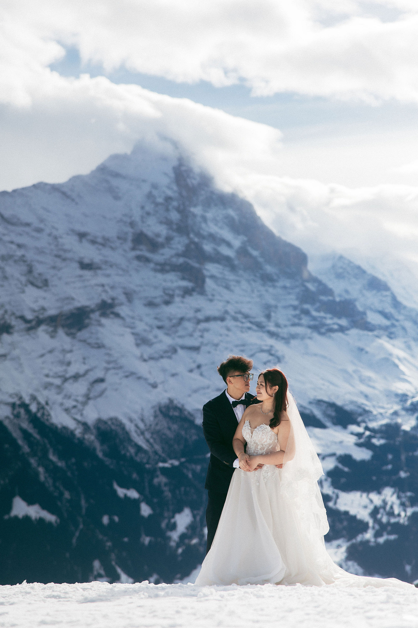 Switzerland Pre-Wedding Photoshoot | Lauterbrunnen, Grindelwald First & Lake Brienz at Grindelwald First pre-wedding photo