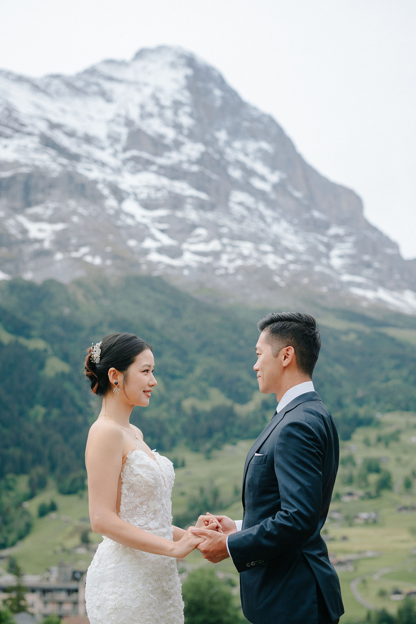 Switzerland Pre-Wedding Photoshoot | Grindelwald Village & Lauterbrunnen & Lake Lungern at Grindelwald Village pre-wedding photo