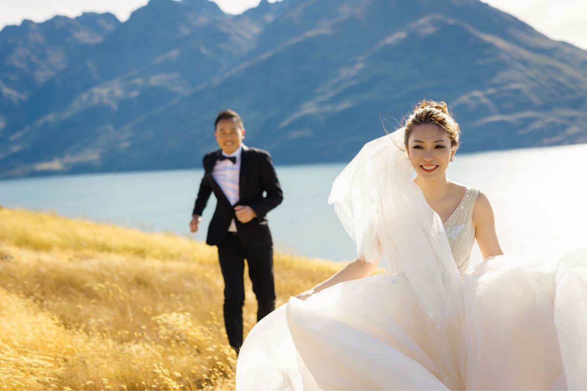 新西蘭婚纱拍攝 - 在科羅曼德峯、斯基珀斯峽谷和夏日羽扇豆的特卡波湖 by Fei on OneThreeOneFour 22
