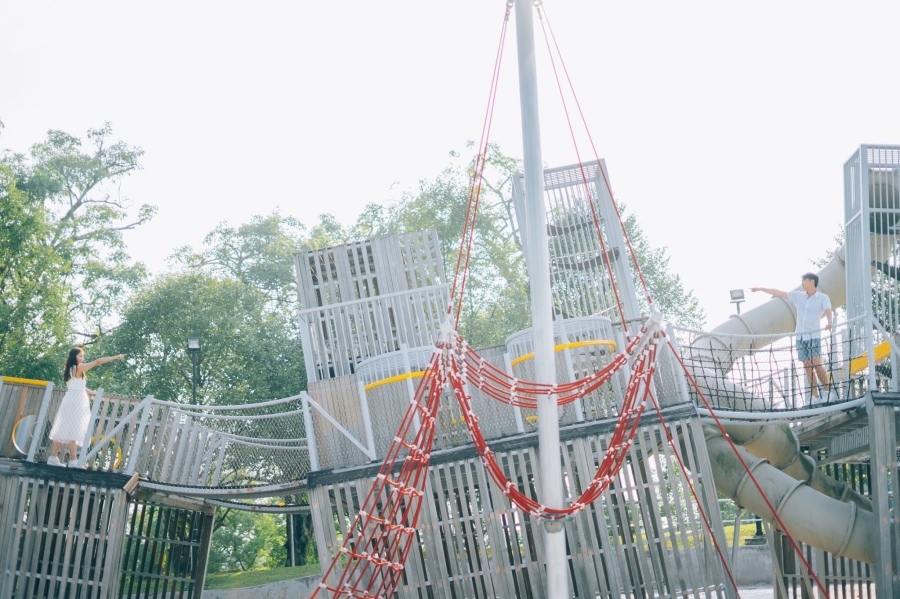 Singapore Casual Pre-Wedding Photoshoot At Neighbourhood Playground And Beach by Sheereen on OneThreeOneFour 6