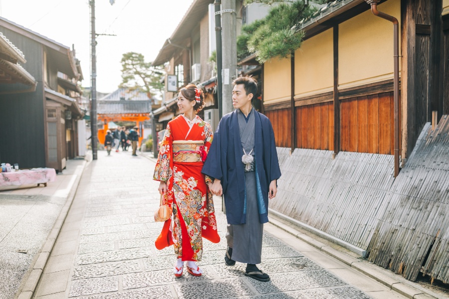 Japan Kyoto Autumn Higashiyama Kimono Prewedding Photoshoot by Shu Hao on OneThreeOneFour 51