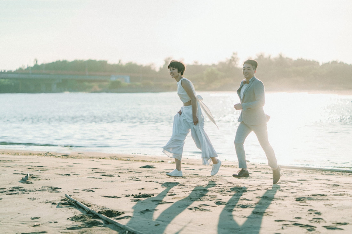 Taiwan Pre-Wedding Photoshoot Quiet Streets Storefronts Beach by  on OneThreeOneFour 25