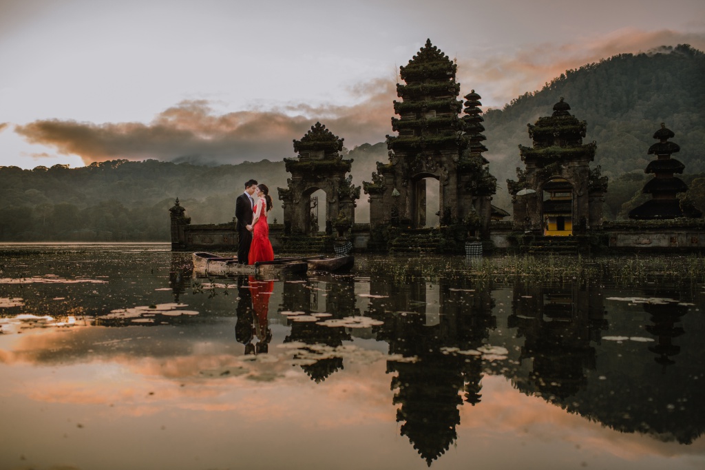 Bali Pre-Wedding Photoshoot At Tamblingan Lake And Forest  by Hendra on OneThreeOneFour 8