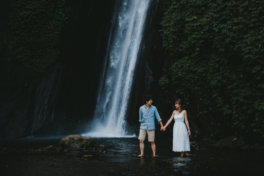 M&J: Pre-Wedding Photoshoot for a Japanese couple in Bali at Lake Tamblingan and Munduk Waterfall by Cahya on OneThreeOneFour 17