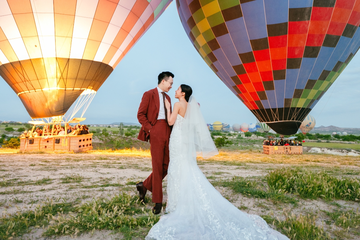 Cappadocia Pre-Wedding Photoshoot Hot Air Balloons Cave Hotel Roof Carpet Shop Slot Canyon Vintage Car by Aric on OneThreeOneFour 6