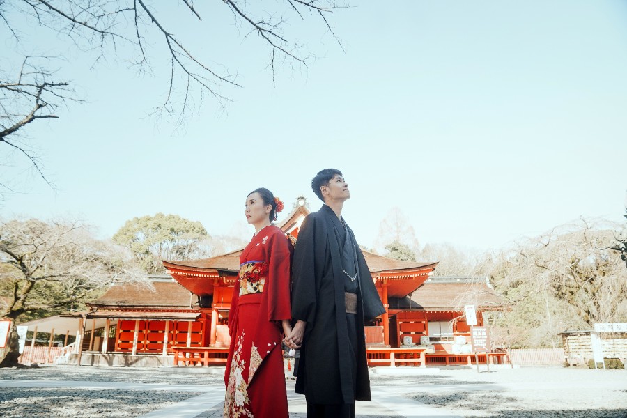 B&K: Pre-wedding with Mt Fuji and traditional Japanese house in kimonos by Ghita on OneThreeOneFour 6