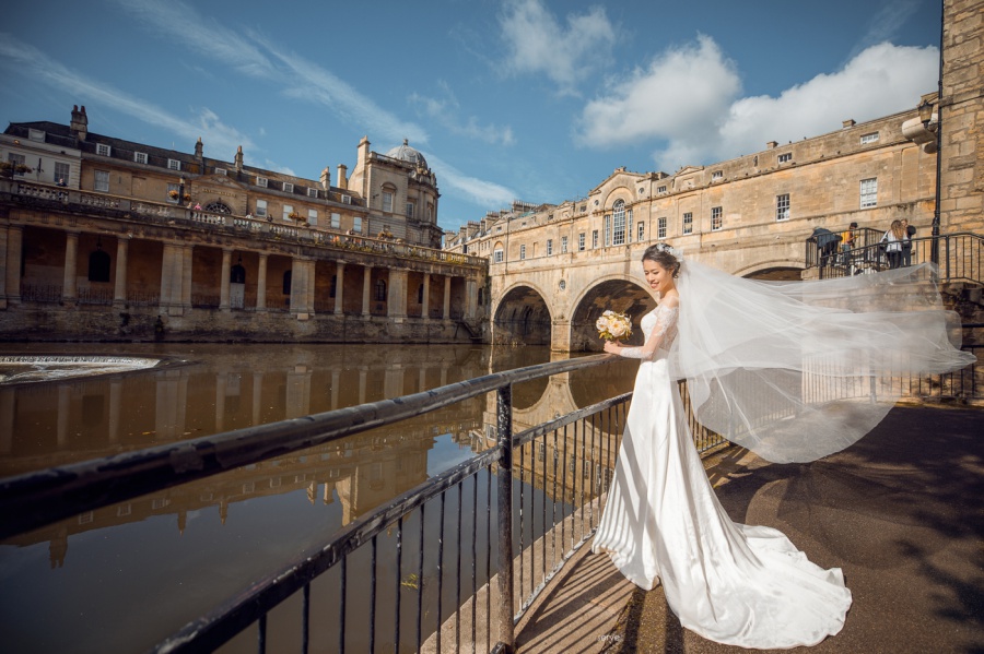 London Pre-Wedding Photoshoot At Bath Abbey And Pulteney Bridge  by Dom  on OneThreeOneFour 11
