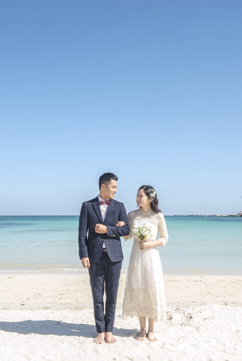 Korea Jeju Island Pre-Wedding Photography by Geunjoo on OneThreeOneFour 0