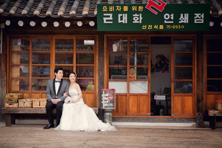 LL&ZY: Magical pre-wedding in Seoul at Haneul Park, National Folk Museum and Samcheong-dong by Junghoon on OneThreeOneFour 16