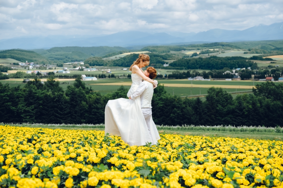 Romantic Summer Escape: Anthony & Gracie's Pre-Wedding Photoshoot in Hokkaido's Lavender Fields and Blue Ponds by Kuma on OneThreeOneFour 7