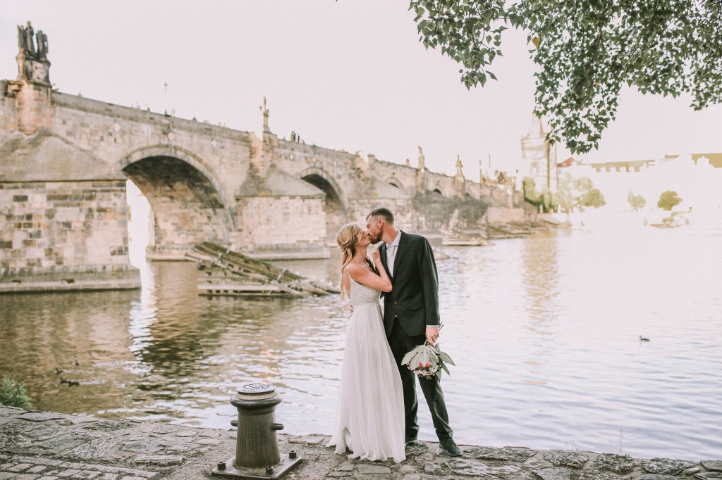 Prague Pre-Wedding Photoshoot At Charles Bridge  by Vickie on OneThreeOneFour 19