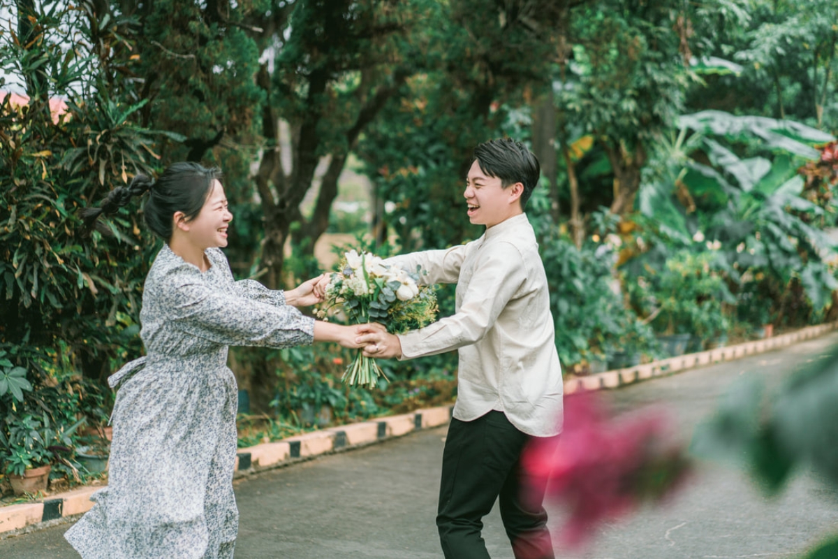 Taiwan Pre-Wedding Photoshoot Waterfront Cafe Streets Playground by  on OneThreeOneFour 24