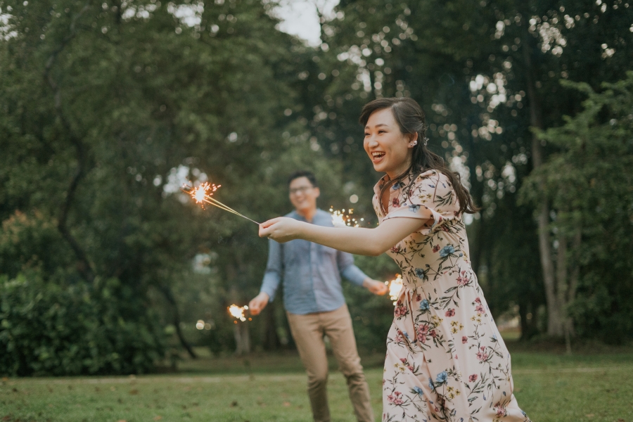 Singapore Casual And Pre-Wedding Photoshoot At Jurong Lake Gardens  by Sheereen on OneThreeOneFour 19