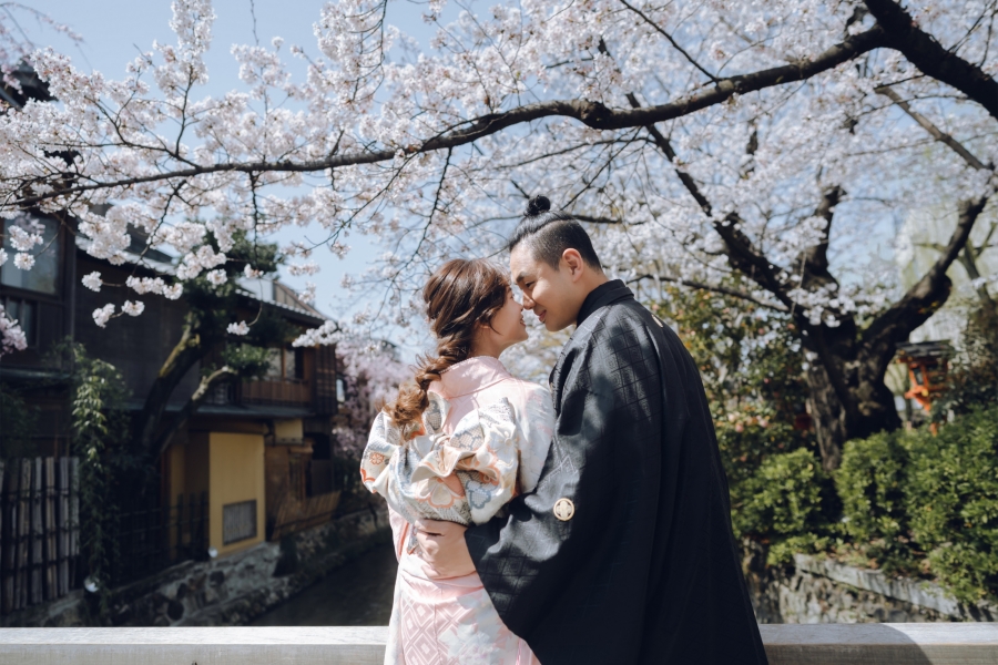 Spring Symphony: Xian Xiong & Samantha's Enchanting Pre-Wedding in Kyoto & Nara by Kinosaki on OneThreeOneFour 3