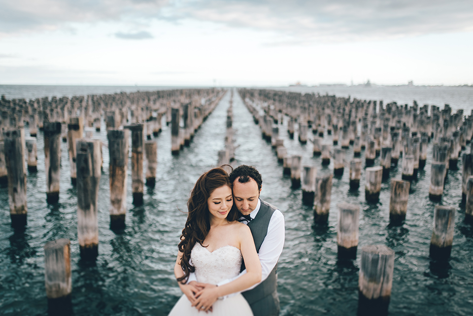 Melbourne Outdoor Pre-Wedding Photoshoot at the Beach in Autumn by Felix on OneThreeOneFour 20