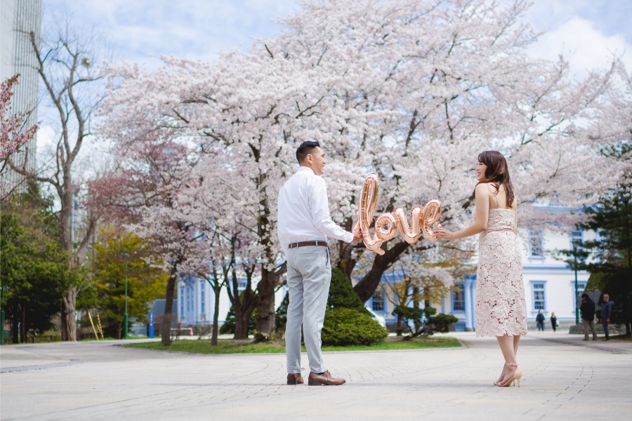 Hokkaido Pre-Wedding Casual Photoshoot during Cherry Blossoms by Kuma on OneThreeOneFour 3