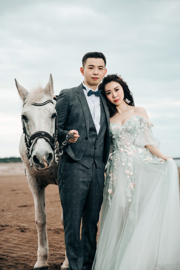 Taiwan Sha Lun Beach Autumn Prewedding Photoshoot by Doukou on OneThreeOneFour 23