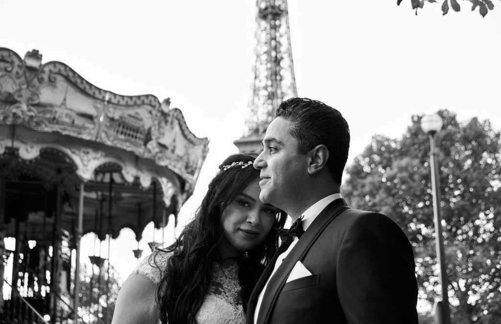 Paris Outdoor Pre-Wedding Photoshoot At Eiffel Tower And Pont Alexander III by Arnel  on OneThreeOneFour 5