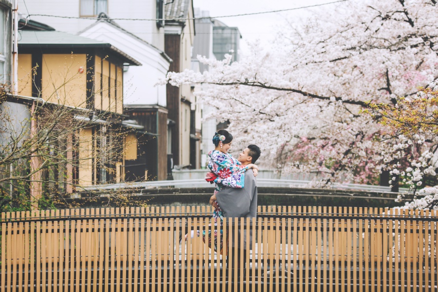 Japan Kyoto Kimono Photoshoot At Gion District During Cherry Blossom Season  by Shu Hao  on OneThreeOneFour 4