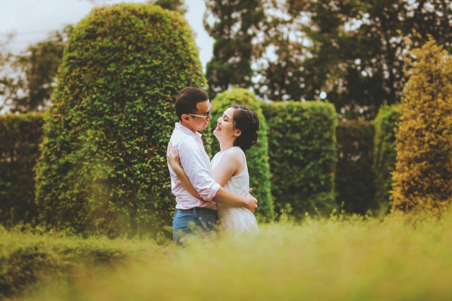 Khao Yai Pre-Wedding Photoshoot At Khao Yai National Park And Italian Village by Por  on OneThreeOneFour 12