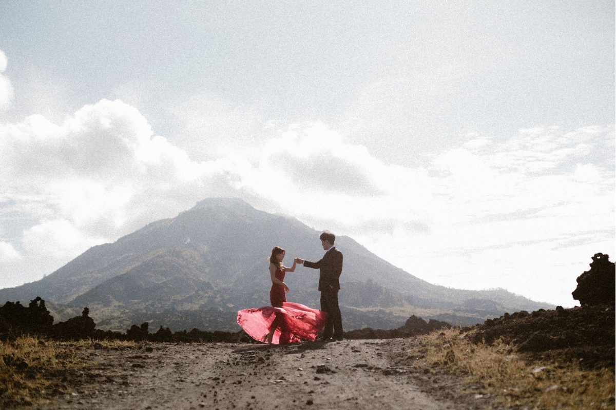 Bali Pre-Wedding Photoshoot with Mt . Batur, Tegenungan Waterfalls, and Twin Cliff Valley by Cahya on OneThreeOneFour 9