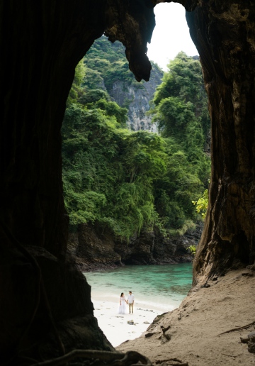 Krabi Pre-Wedding Photoshoot With Photographer In Phuket 