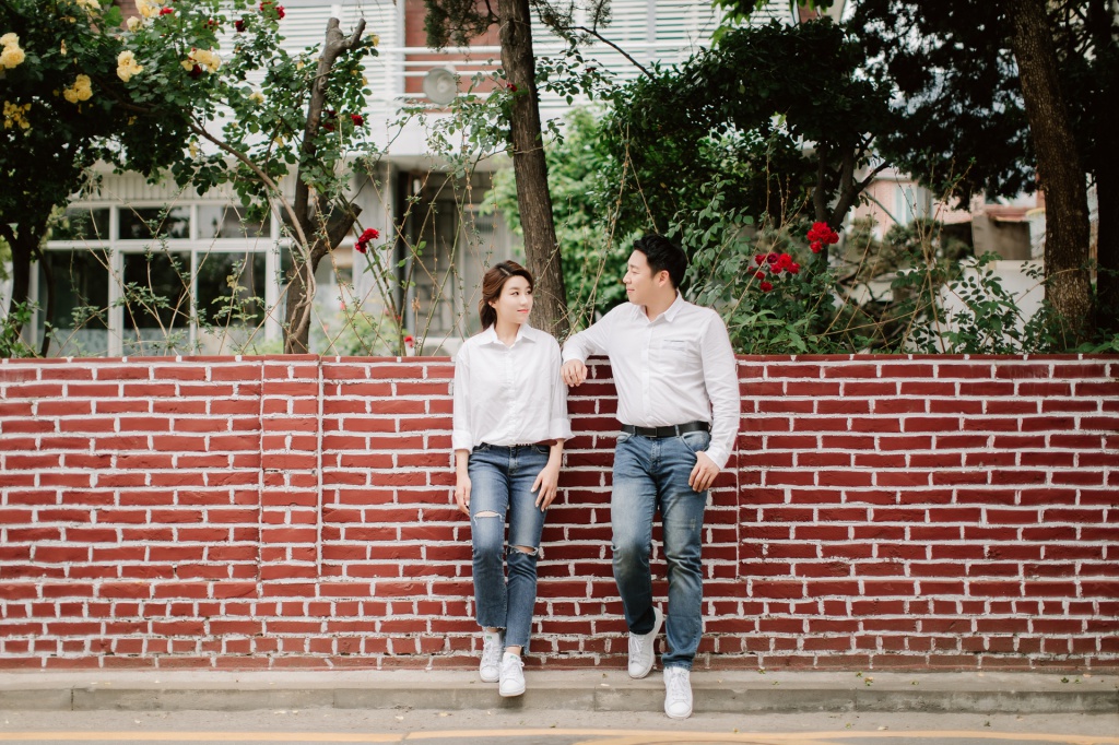Casual Couple Shoot At Traditional Seochon Village In Korea by Jungyeol on OneThreeOneFour 8