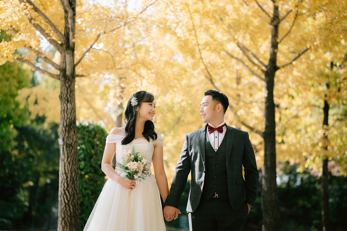 Yellow Gingko Autumn Pre-Wedding in Korea - Seoul Forest, Namsamgol Hanok Village & Samcheong-dong Cafe Street by Jungyeol on OneThreeOneFour 1