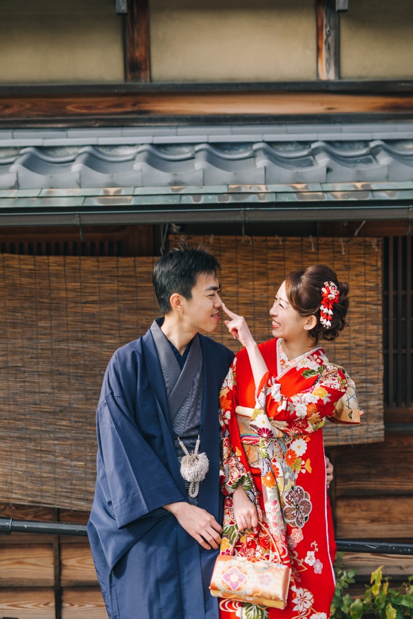 Japan Kyoto Autumn Higashiyama Kimono Prewedding Photoshoot by Shu Hao on OneThreeOneFour 47