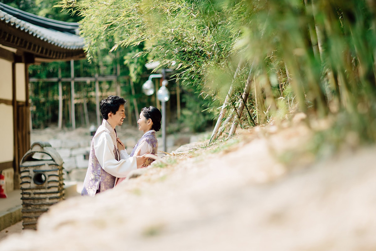 Korean Wedding Photography - Hanbok Photo shoot at Namsangol Hanok Village | Jungyeol ...