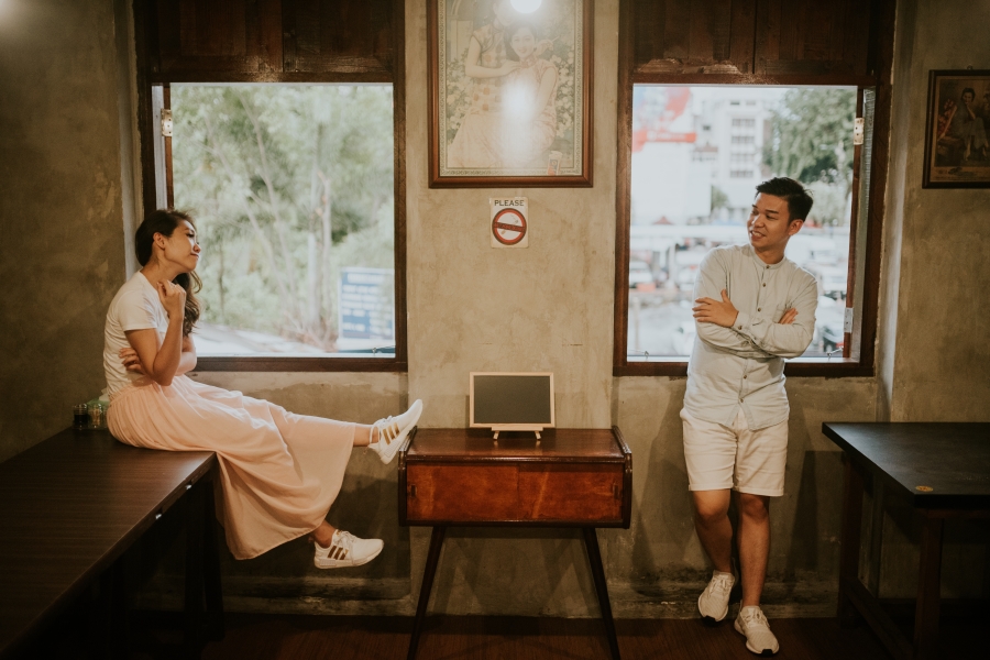 Malaysia Pre-Wedding Photoshoot At Old Streets And Sandy Beach In Johor Bahru by Ed on OneThreeOneFour 8