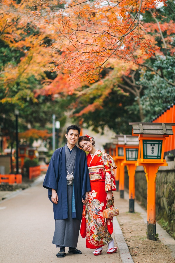 Japan Kyoto Autumn Higashiyama Kimono Prewedding Photoshoot by Shu Hao on OneThreeOneFour 14