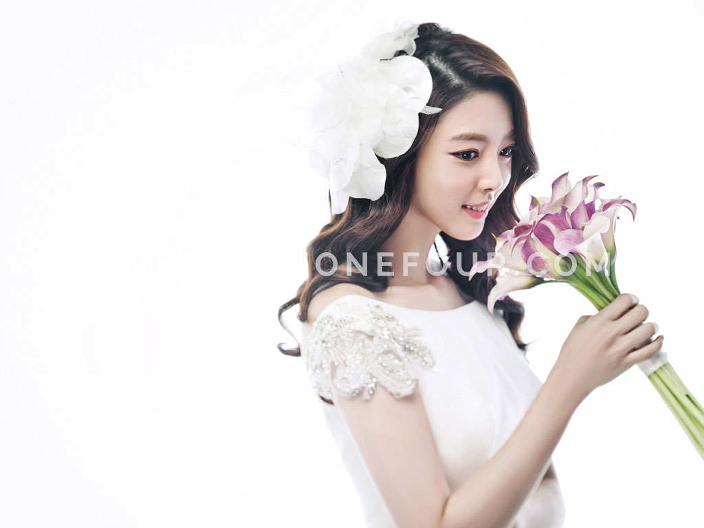 Floral | Korean Pre-wedding Photography by Pium Studio on OneThreeOneFour 10