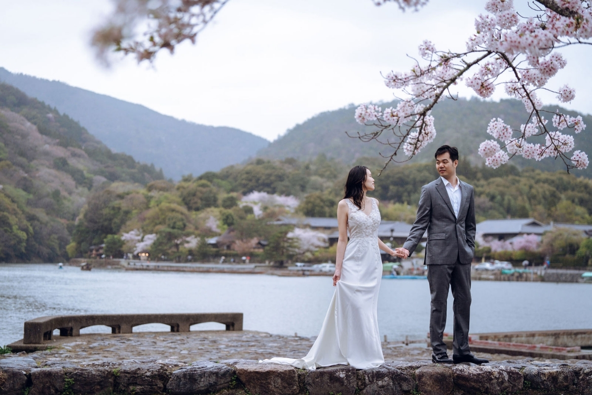 Kyoto Pre-Wedding Photoshoot with Shinnyodo Temple, Arashiyama by Kinosaki on OneThreeOneFour 26