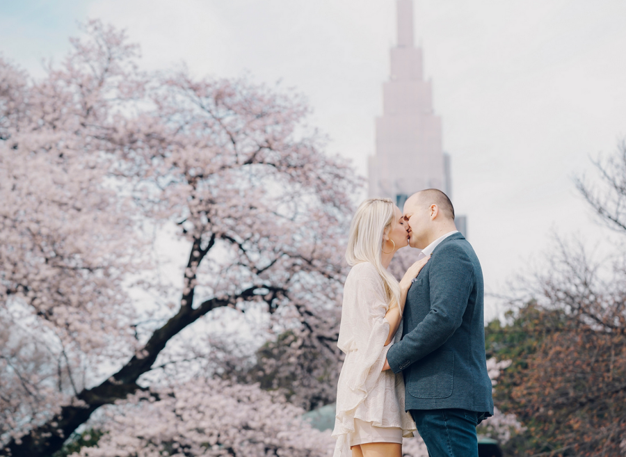 Japan Tokyo Casual Honeymoon Photoshoot At Shinjuku Gyoen During Sakura Season  by Lenham on OneThreeOneFour 9