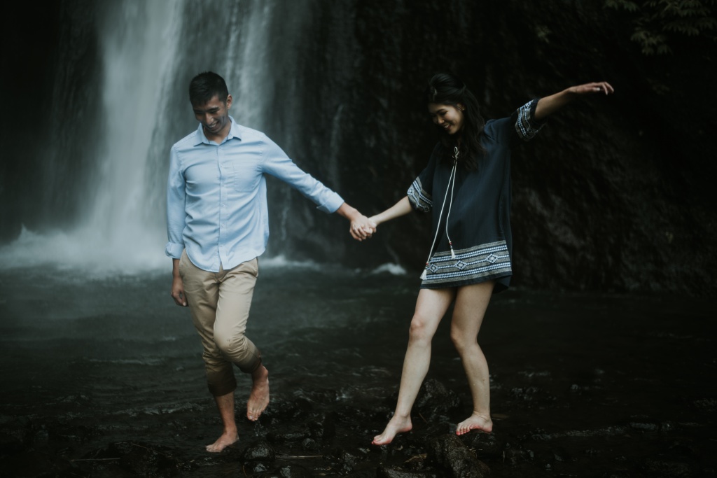 Bali Casual Couple Photoshoot At Lake Tamblingan And Munduk Waterfall  by Agus  on OneThreeOneFour 24