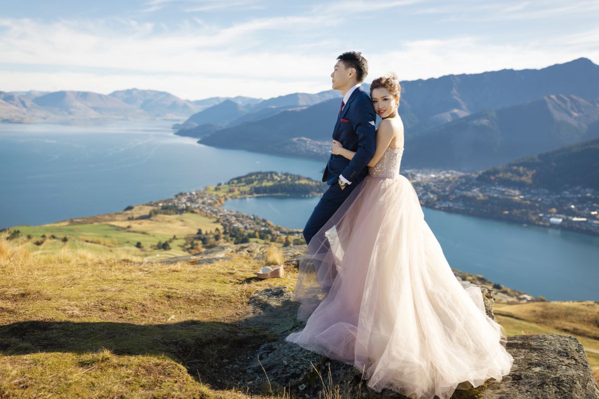 New Zealand Autumn Golden Foliage Peak Pebbled Lake Pre-Wedding Photoshoot  by Fei on OneThreeOneFour 20