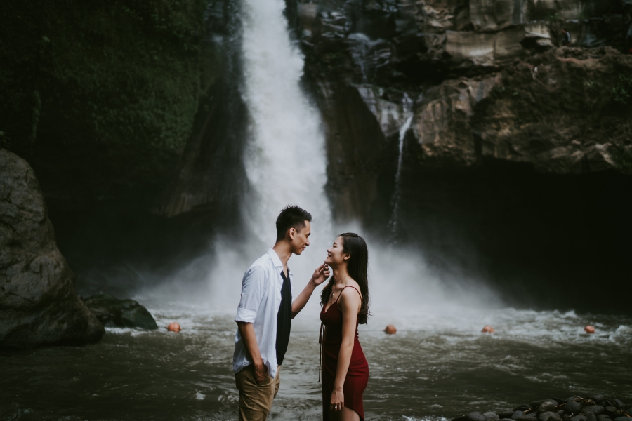 Bali Proposal At Tegallalang Rice Terrace and Tegenungan Waterfall by Cahya on OneThreeOneFour 14