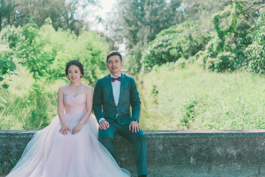 Taiwan Outdoor Pre-Wedding Photoshoot At Traditional Tainan Streets  by Star  on OneThreeOneFour 19