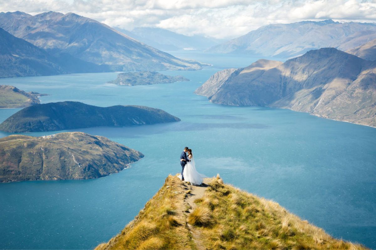 新西蘭婚纱拍攝 - 在科羅曼德峯、斯基珀斯峽谷和夏日羽扇豆的特卡波湖 by Fei on OneThreeOneFour 10