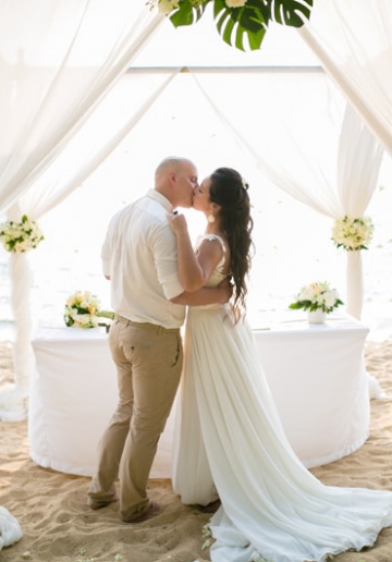 Russian Couple's Destination Wedding Photoshoot Session With Phuket Photographer 