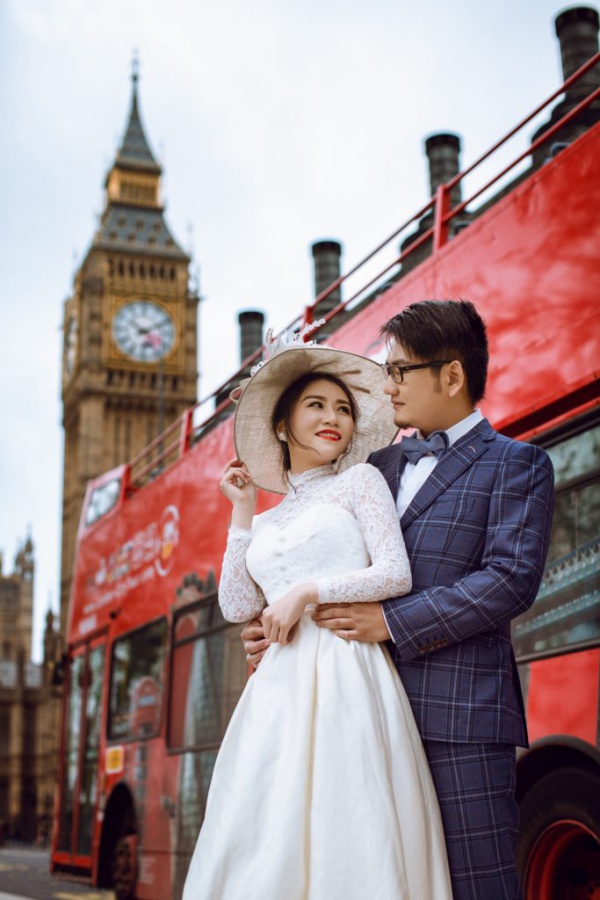 London Pre-Wedding Photoshoot At Big Ben And Westminster Abbey  by Dom on OneThreeOneFour 11