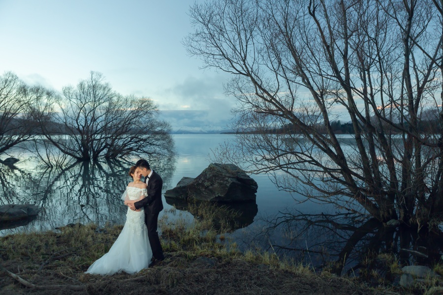 J&R: New Zealand Winter Pre-wedding Photoshoot Under the Stars by Xing on OneThreeOneFour 12