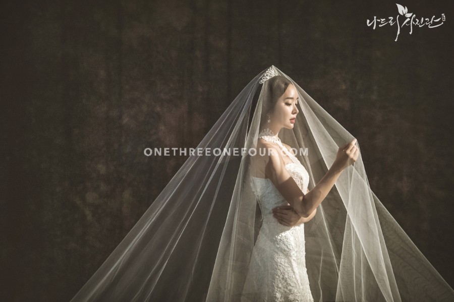 Korean Studio Pre-Wedding Photography: Studio by Nadri Studio on OneThreeOneFour 12